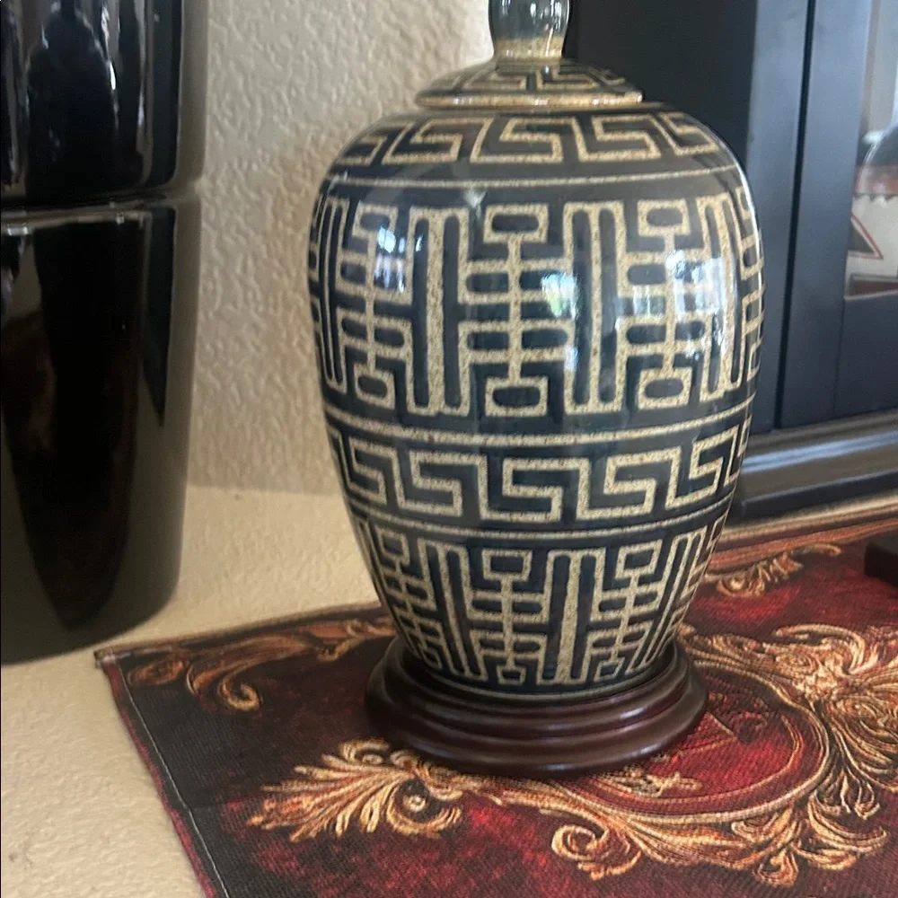 Elegant Black and Gold Patterned Vase - Picture 2 of 7